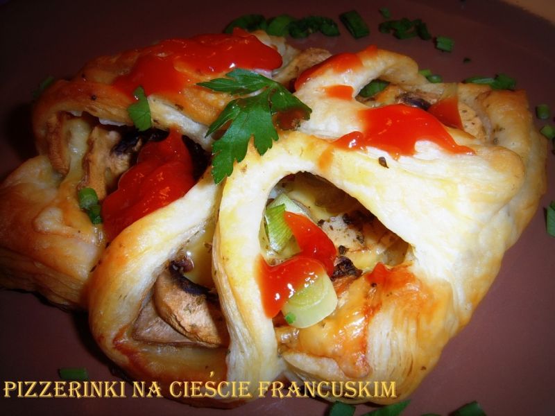 Pizzerinki na cieście francuskim