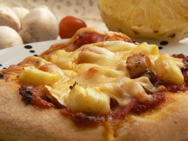 Pizzerinki z kurczakiem i ananasem