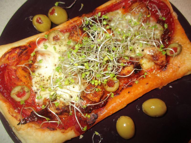 Pizzerinki z kurczakiem z ciasta francuskiego Pizzerinki z kurczakiem z ciasta francuskiego