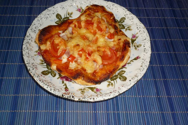 Pizzerinki z papryką, szynką i serem