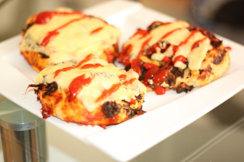 Pizzerinki z pieczarkami, ogórkiem kiszonym ....