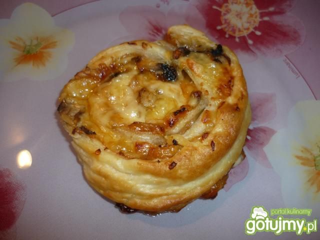 Pizzerki z ciasta francuskiego Pizzerki z ciasta francuskiego