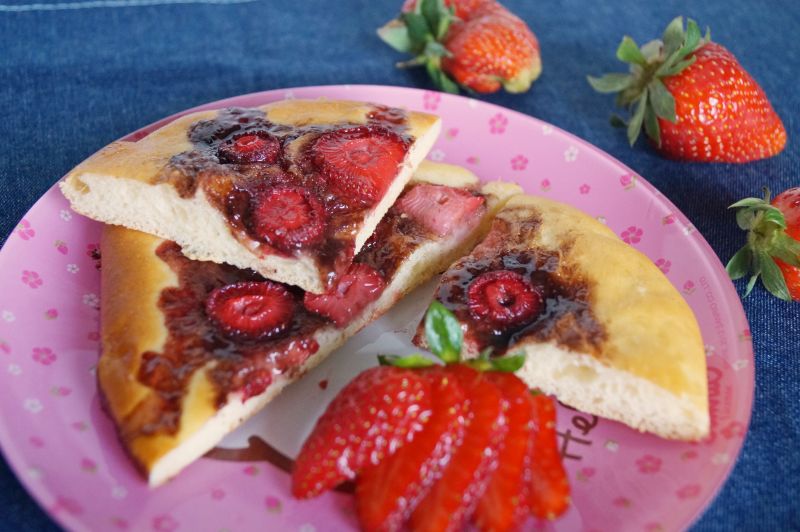 Pizzerki z czekoladą i truskawkami 