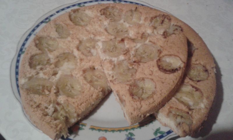 Placek białkowy z bananami