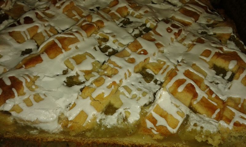 Placek jabłkowy lukrowany