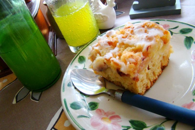 Placek jabłkowy z wiśniami z kompotu