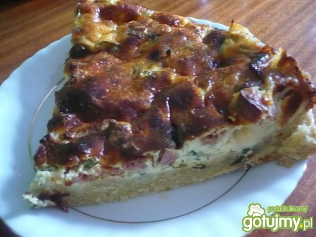 Placek lotaryński z kiełbasą i kurkami Placek lotaryński z kiełbasą i kurkami