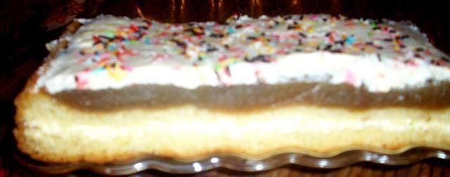 Placek z jabłkami i galaretką.