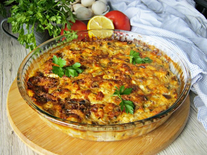 Placek z kurczakiem, pieczarkami i serami Placek z kurczakiem, pieczarkami i serami