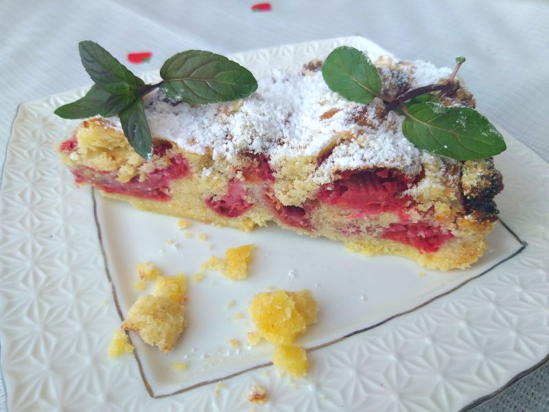 Placek z malinami coś w postaci sypanej szarlotki