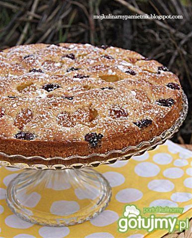 Placek z morelami i jeżynami