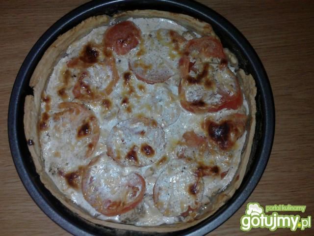 Placek z mozzarellą i pomidorami