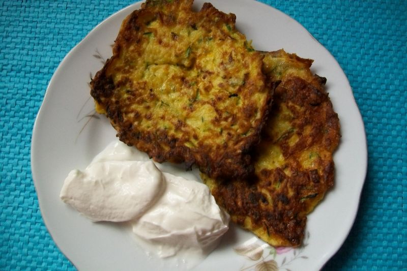 Placki cukiniowo-czosnkowe Placki cukiniowo-czosnkowe