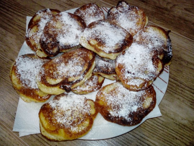 Placki drożdżowe z dżemem