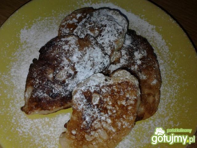Placki drożdżowe z jabłkami