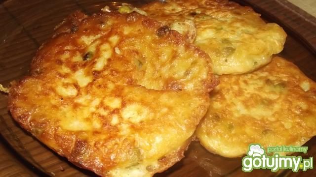 Placki drożdżowe z suszonymi pomidorami  Placki drożdżowe z suszonymi pomidorami