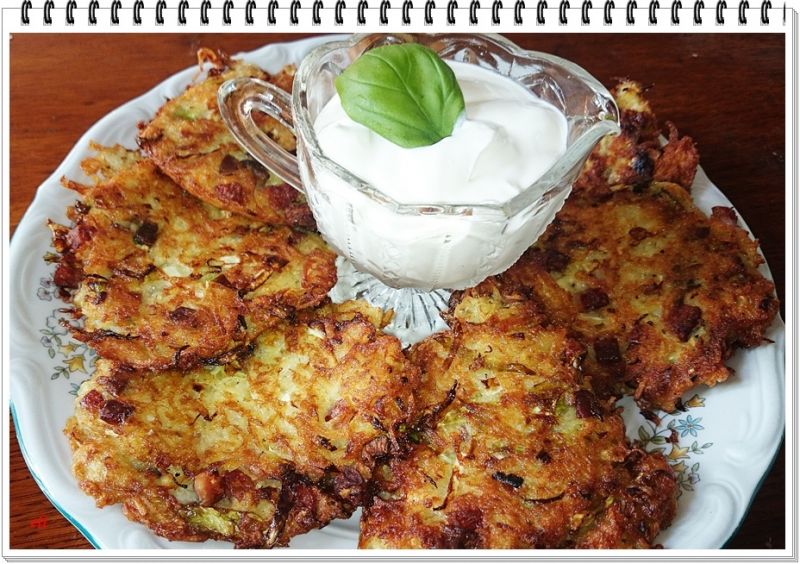 Placki Eli z młodą kapustą Placki Eli z młodą kapustą