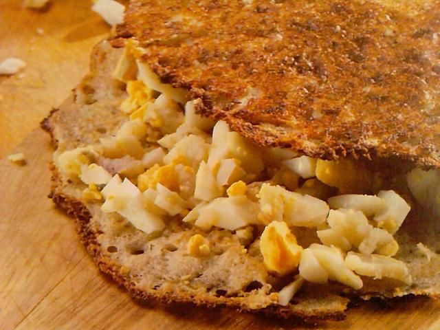 Placki gryczane nadziewane śledziem