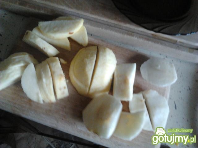 Placki kukurydziane z jabłkami.