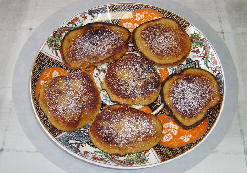 Placki śniadaniowe z płatkami owsianymi i jabłkami