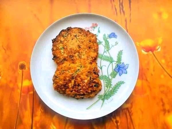 Placki z cukinii, marchewki, selera z oliwkami Placki z cukinii, marchewki, selera z oliwkami