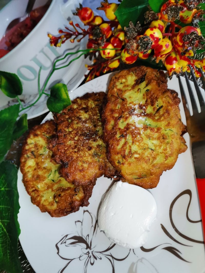 Placki z cukinii z bułką tartą Placki z cukinii z bułką tartą