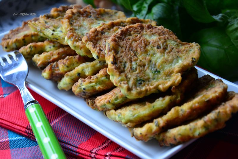 Placki z cukinii z czosnkiem niedźwiedzim Placki z cukinii z czosnkiem niedźwiedzim