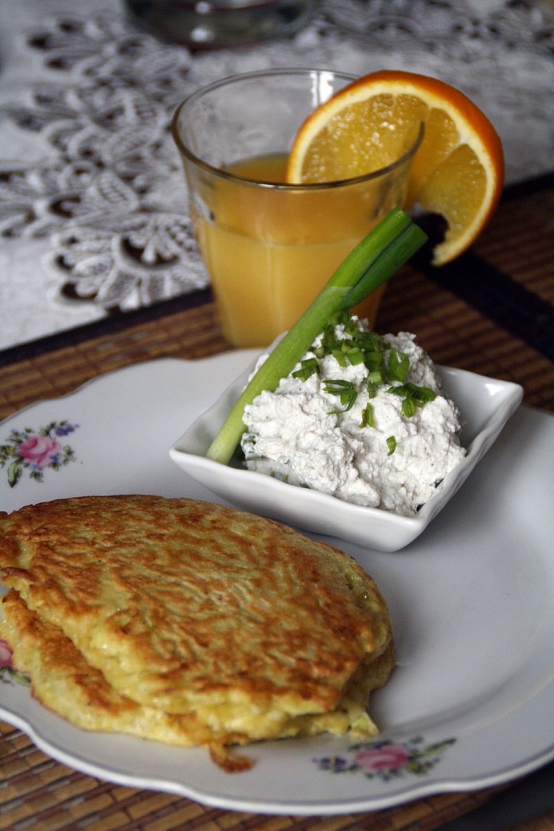 Placki z cukinii z twarożkiem Placki z cukinii z twarożkiem