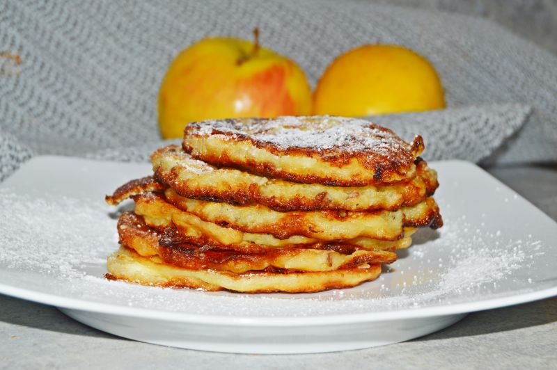 Placki z jabłkami na serkach waniliowych