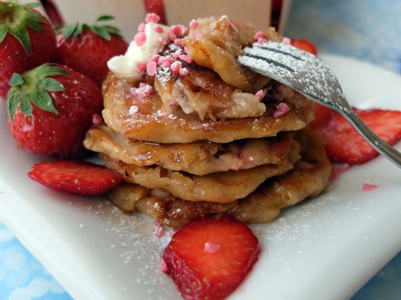 Placki z serka wiejskiego z truskawkami GlutenFree Placki z serka wiejskiego z truskawkami GlutenFree