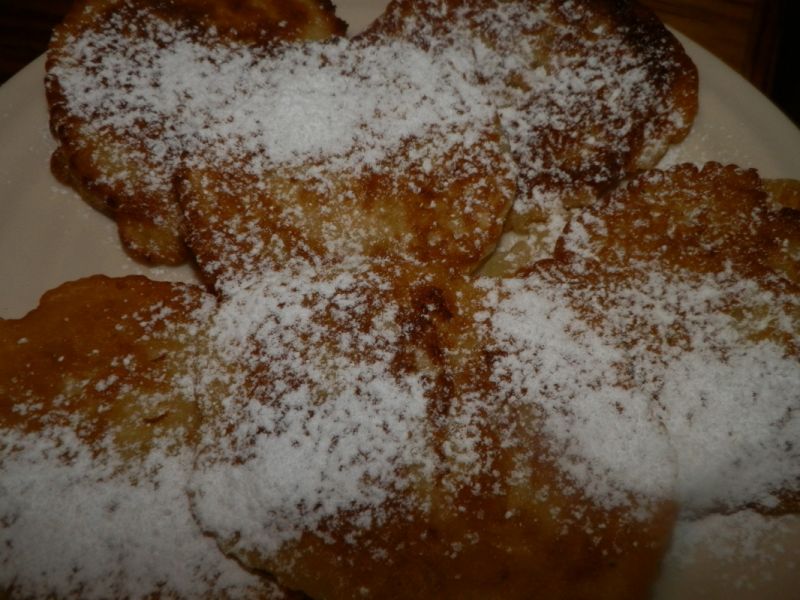 Placki z tartymi jabłkami. Placki z tartymi jabłkami.