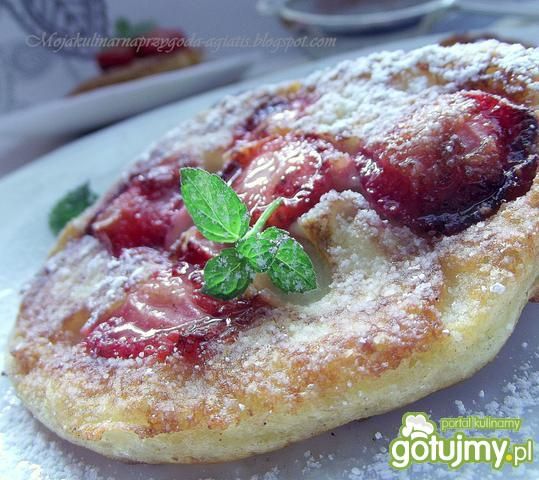 Placki  z truskawkami Placki  z truskawkami