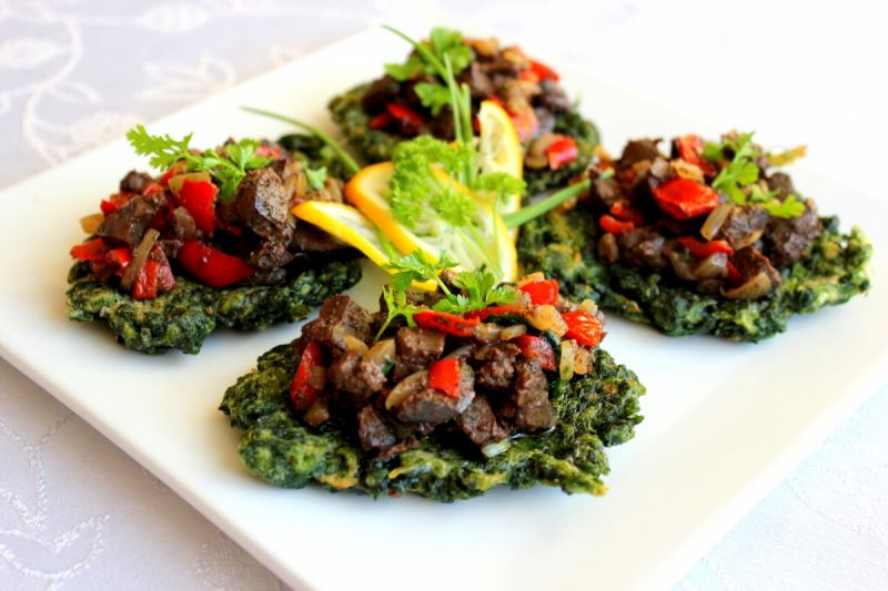 Placki ze szpinaku pod pierzynką 