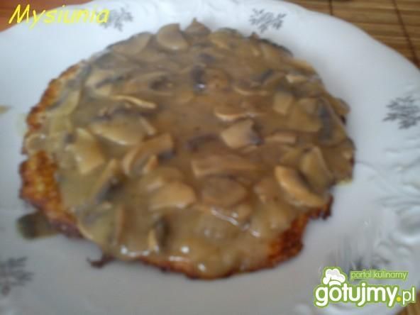 Placki ziemniaczane w pieczarkowym sosie