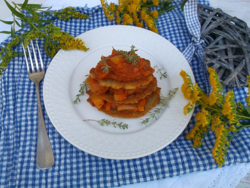 Placki ziemniaczane z cukiniową potrawką