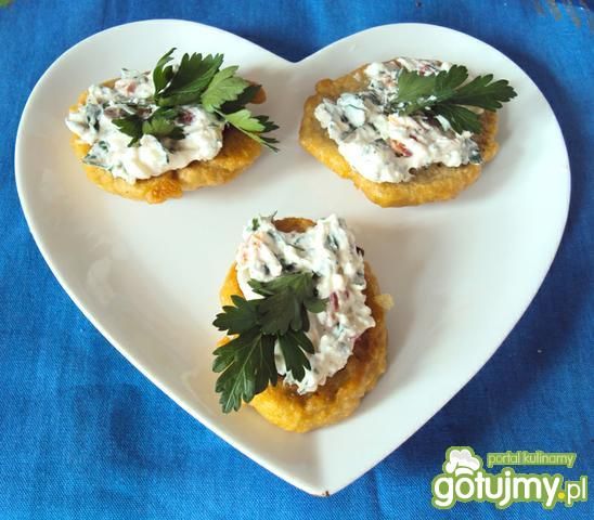 Placki ziemniaczane z dipem twarożkowym