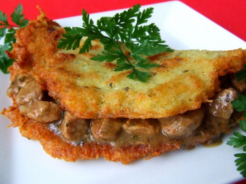 Placki ziemniaczane z gulaszem