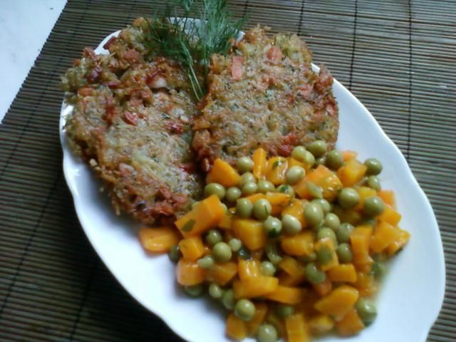 Placki ziemniaczane z parówką i ziołami