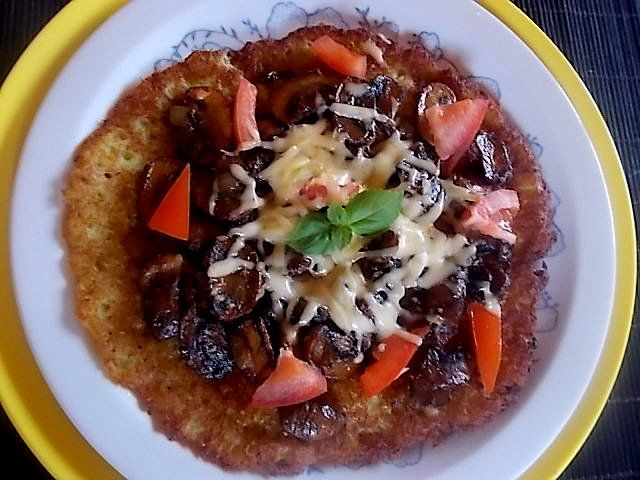 Placki ziemniaczane z pieczarkami i żółtym serem   Placki ziemniaczane z pieczarkami i żółtym serem
