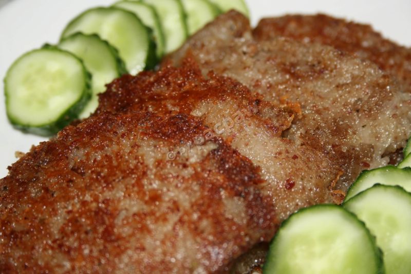 Placki ziemniaczane z pieczonym dzikiem