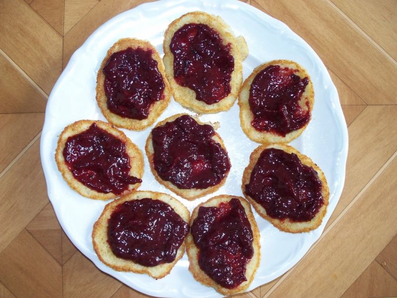 Placki ziemniaczane z powidłami śliwkowymi