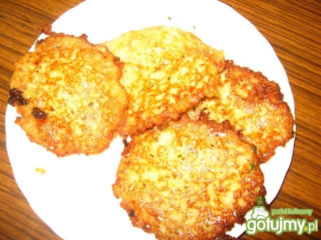 Placki ziemniaczane z serem żółtym