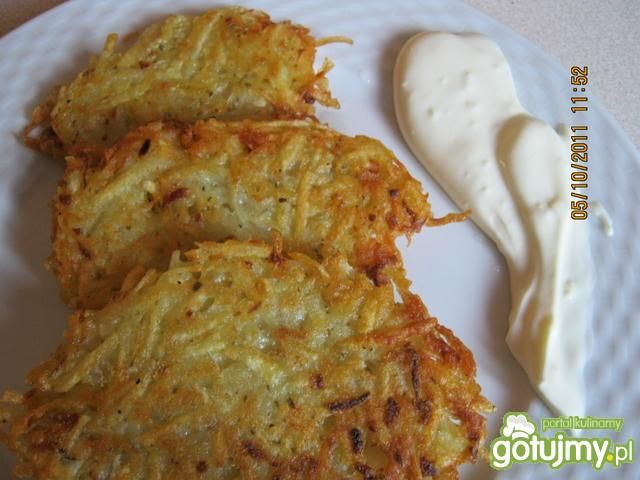 Placki ziemniaczane z sosem chrzanowym