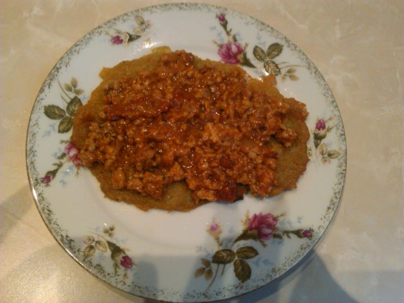 Placki ziemniaczane z sosem drobiowy