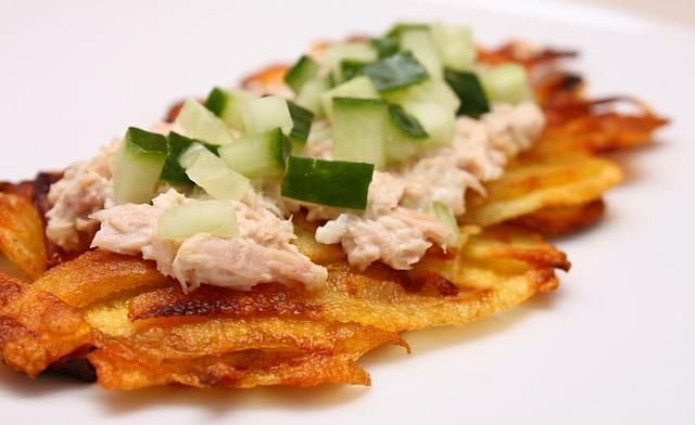 Placki ziemniaczane z tuńczykiem. Placki ziemniaczane z tuńczykiem.