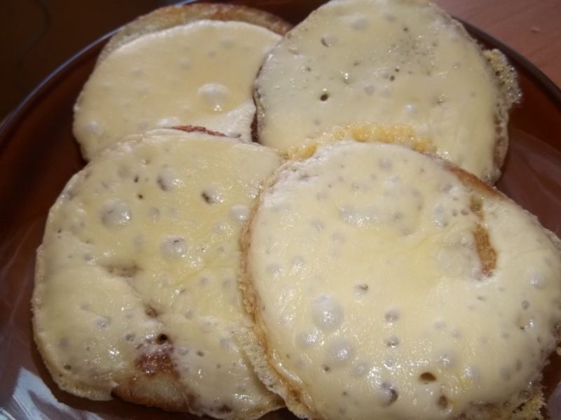 Placki ziemniaczane z żółtym serem