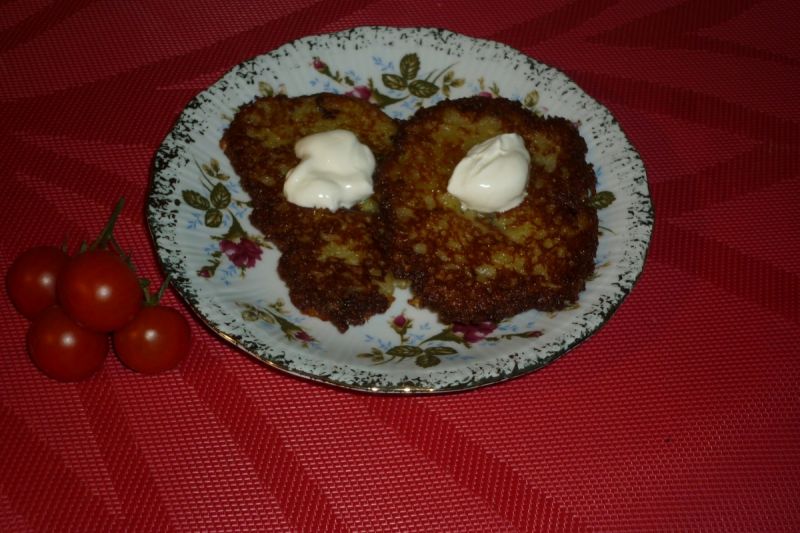 Placki ziemniaczane z żółtym serem i czosnkiem 