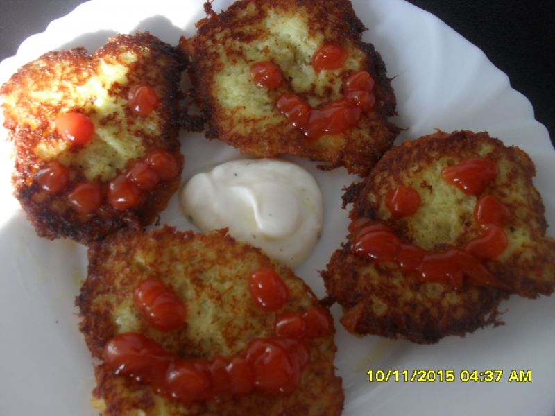 Placki ziemniaczane ze śmietaną Placki ziemniaczane ze śmietaną