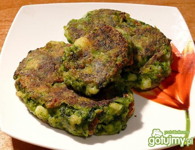 Placki ziemniaczane ze szpinakiem.