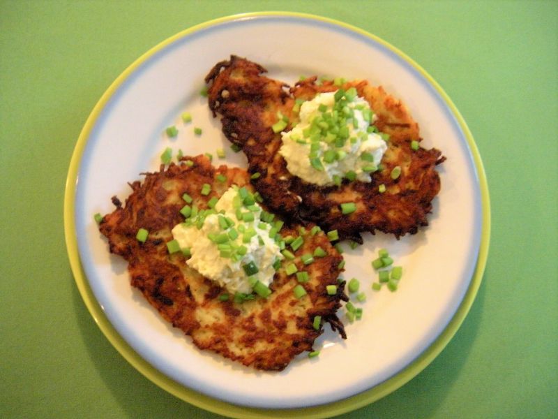 Placki ziemniaczano-jabłkowe z nutką chrzanu Placki ziemniaczano-jabłkowe z nutką chrzanu